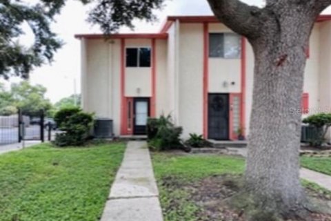 Adosado en alquiler en Saint Petersburg, Florida, 2 dormitorios, 111.02 m2 № 1820781 - foto 1