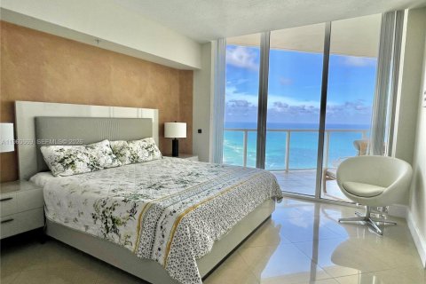 Condo in Sunny Isles Beach, Florida, 2 bedrooms  № 2243329 - photo 13