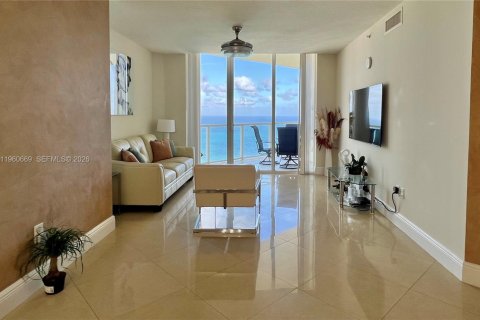 Condo in Sunny Isles Beach, Florida, 2 bedrooms  № 2243329 - photo 2