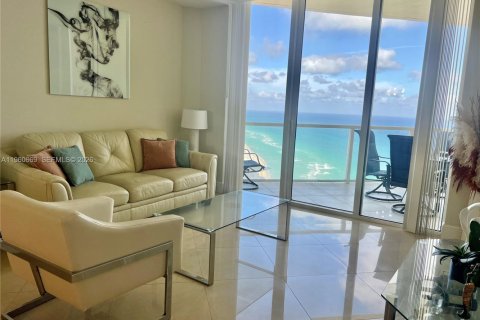 Condo in Sunny Isles Beach, Florida, 2 bedrooms  № 2243329 - photo 3