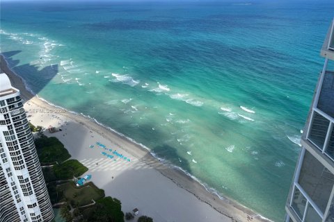 Condo in Sunny Isles Beach, Florida, 2 bedrooms  № 2243329 - photo 26