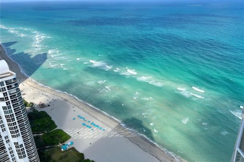 Condo in Sunny Isles Beach, Florida, 2 bedrooms  № 2243329 - photo 27