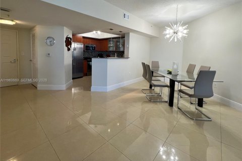 Condo in Sunny Isles Beach, Florida, 2 bedrooms  № 2243329 - photo 6