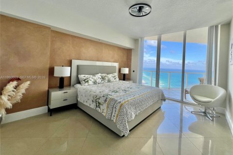 Condo in Sunny Isles Beach, Florida, 2 bedrooms  № 2243329 - photo 12