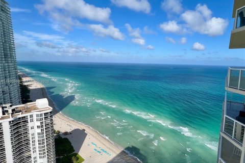 Condo in Sunny Isles Beach, Florida, 2 bedrooms  № 2243329 - photo 24