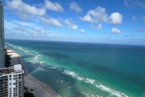 Condo in Sunny Isles Beach, Florida, 2 bedrooms  № 2243329 - photo 29
