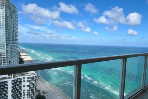 Condo in Sunny Isles Beach, Florida, 2 bedrooms  № 2243329 - photo 28