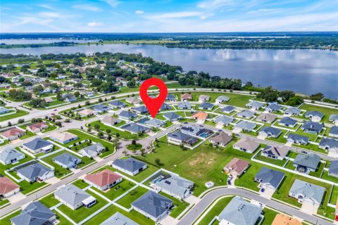 House in Auburndale, Florida 4 bedrooms, 196.58 sq.m. № 1901998 - photo 6