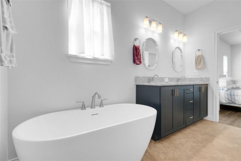 House in Auburndale, Florida 4 bedrooms, 196.58 sq.m. № 1901998 - photo 21