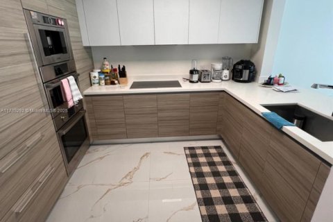 Copropriété à vendre à Sunny Isles Beach, Floride: 2 chambres, 143.16 m2 № 1985070 - photo 2