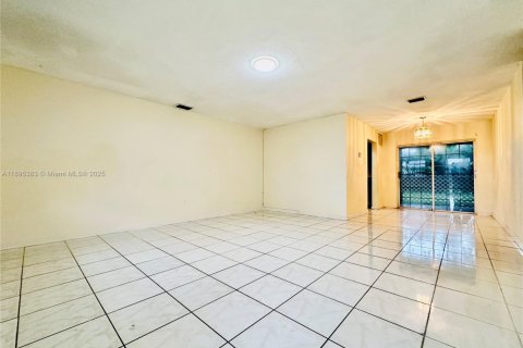Villa ou maison à vendre à Hollywood, Floride: 3 chambres, 98.94 m2 № 1947213 - photo 5