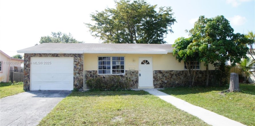 Villa ou maison à Hollywood, Floride 3 chambres, 98.94 m2 № 1947213