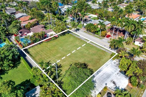 Terreno en venta en Hollywood, Florida № 1977554 - foto 30