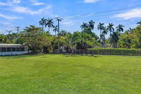 Terreno en venta en Hollywood, Florida № 1977554 - foto 15