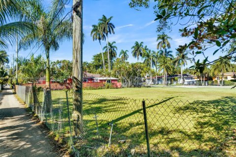 Terreno en venta en Hollywood, Florida № 1977554 - foto 10