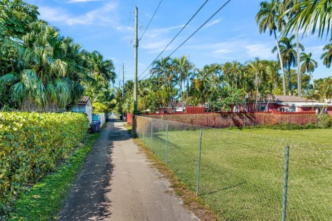 Terreno en venta en Hollywood, Florida № 1977554 - foto 12