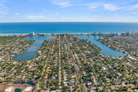 Terreno en venta en Hollywood, Florida № 1977554 - foto 18