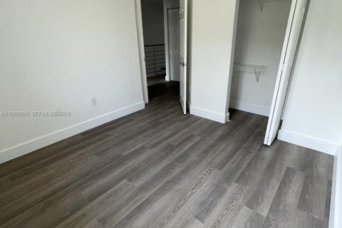 Copropriété à louer à Doral, Floride: 3 chambres, 131.92 m2 № 2028059 - photo 12