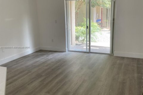 Copropriété à louer à Doral, Floride: 3 chambres, 131.92 m2 № 2028059 - photo 5