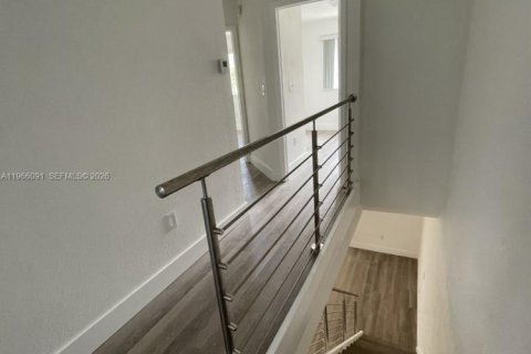 Copropriété à louer à Doral, Floride: 3 chambres, 131.92 m2 № 2028059 - photo 7