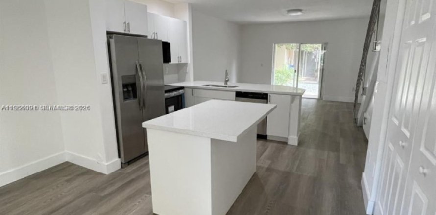 Condo à Doral, Floride, 3 chambres  № 2028059