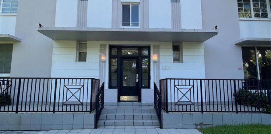 Condo à Miami Beach, Floride, 3 pièces  № 2417917