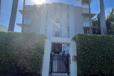 Copropriété à louer à Miami Beach, Floride: 3 pièces, 40.04 m2 № 2417917 - photo 2