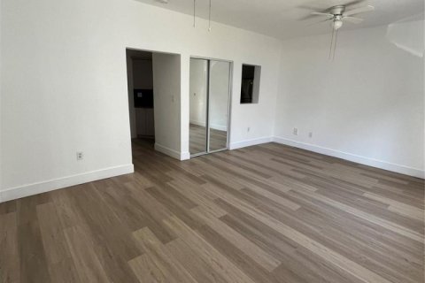 Copropriété à louer à Miami Beach, Floride: 3 pièces, 40.04 m2 № 2417917 - photo 10