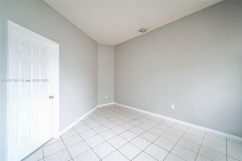 Купить виллу или дом в Майами, Флорида 3 спальни, 150.69м2, № 1834047 - фото 11
