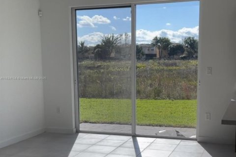 Townhouse in Homestead, Florida 4 bedrooms, 127.65 sq.m. № 1813950 - photo 4