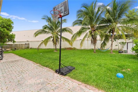 House in Homestead, Florida 6 bedrooms, 290.69 sq.m. № 1828196 - photo 25