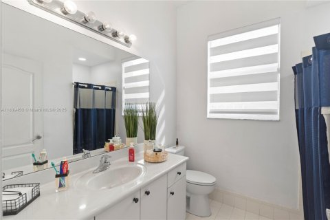 House in Homestead, Florida 6 bedrooms, 290.69 sq.m. № 1828196 - photo 24