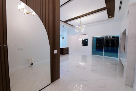 Villa ou maison à vendre à Cape Coral, Floride: 4 chambres, 255.76 m2 № 2269729 - photo 5