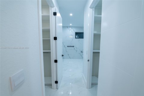 Villa ou maison à vendre à Cape Coral, Floride: 4 chambres, 255.76 m2 № 2269729 - photo 22