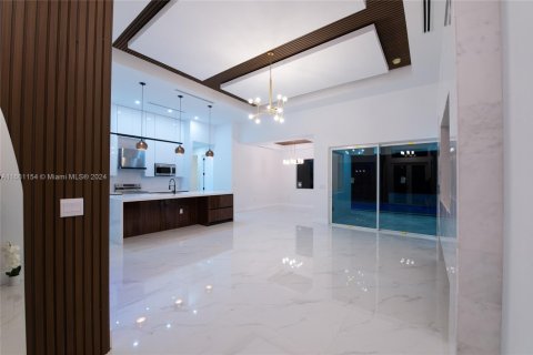 Villa ou maison à vendre à Cape Coral, Floride: 4 chambres, 255.76 m2 № 2269729 - photo 6