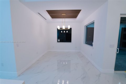 Villa ou maison à vendre à Cape Coral, Floride: 4 chambres, 255.76 m2 № 2269729 - photo 11