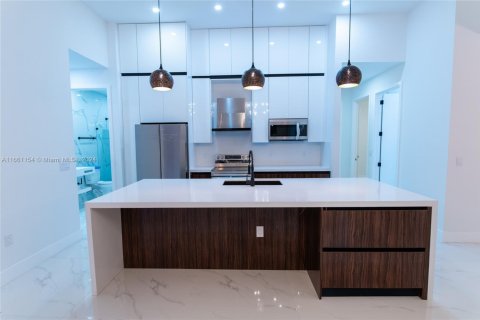 Villa ou maison à vendre à Cape Coral, Floride: 4 chambres, 255.76 m2 № 2269729 - photo 10