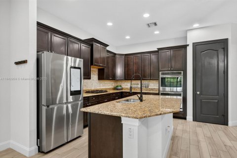 House in Parkland, Florida 4 bedrooms, 276.11 sq.m. № 1836255 - photo 11