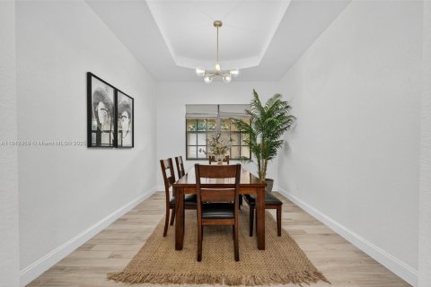 House in Parkland, Florida 4 bedrooms, 276.11 sq.m. № 1836255 - photo 26