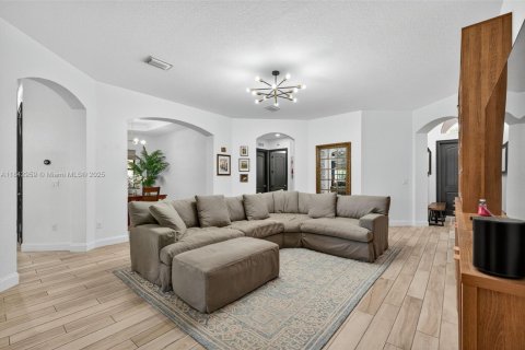 House in Parkland, Florida 4 bedrooms, 276.11 sq.m. № 1836255 - photo 6