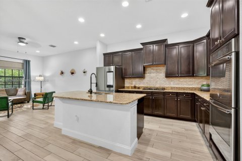 House in Parkland, Florida 4 bedrooms, 276.11 sq.m. № 1836255 - photo 9