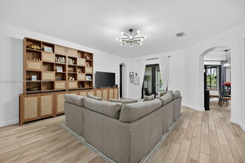 House in Parkland, Florida 4 bedrooms, 276.11 sq.m. № 1836255 - photo 5