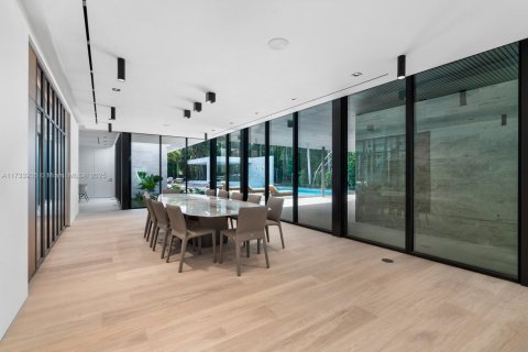 Casa en venta en Miami, Florida, 6 dormitorios, 820.61 m2 № 2053771 - foto 22