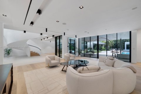 Casa en venta en Miami, Florida, 6 dormitorios, 820.61 m2 № 2053771 - foto 12