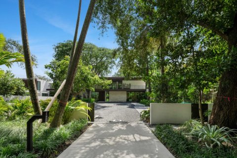 Casa en venta en Miami, Florida, 6 dormitorios, 820.61 m2 № 2053771 - foto 1