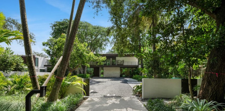 Casa en Miami, Florida 6 dormitorios, 820.61 m2 № 2053771