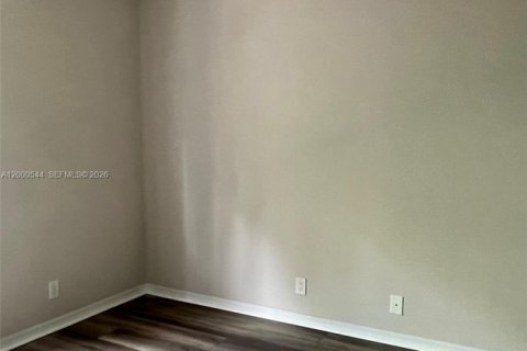 Townhouse in Palm Springs, Florida 3 bedrooms, 143.35 sq.m. № 2064754 - photo 15