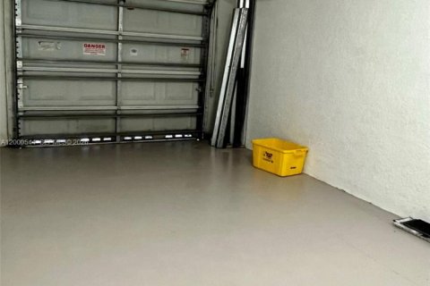 Townhouse in Palm Springs, Florida 3 bedrooms, 143.35 sq.m. № 2064754 - photo 22