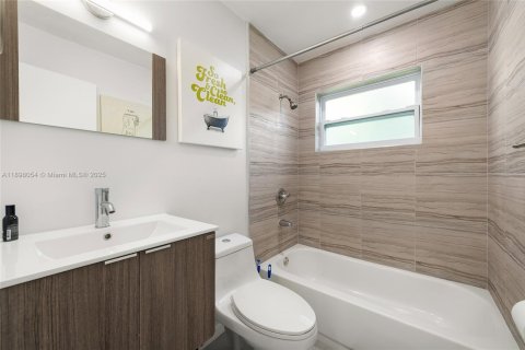 Commercial property in Miami, Florida 168.71 sq.m. № 1949572 - photo 16