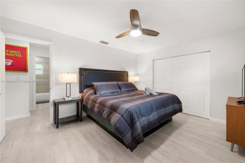 Commercial property in Miami, Florida 168.71 sq.m. № 1949572 - photo 12